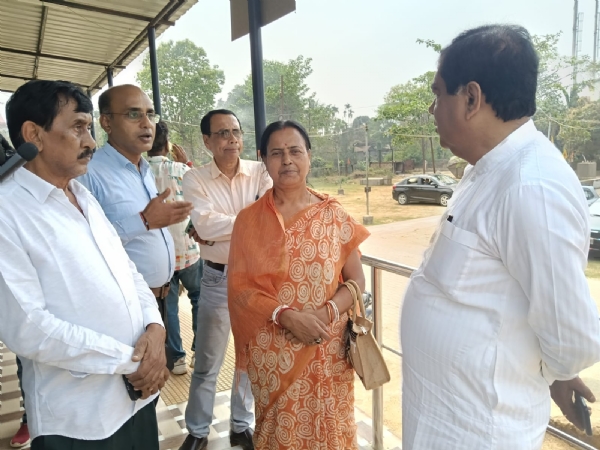 বটতলা মহাশ্মশান পরিদর্শন করলেন মেয়র