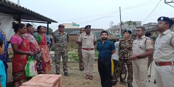 বিধানসভা ভোটের আগে বেলিয়াবেড়ায় কেন্দ্রীয় বাহিনী ও পুলিশের রুট মার্চ