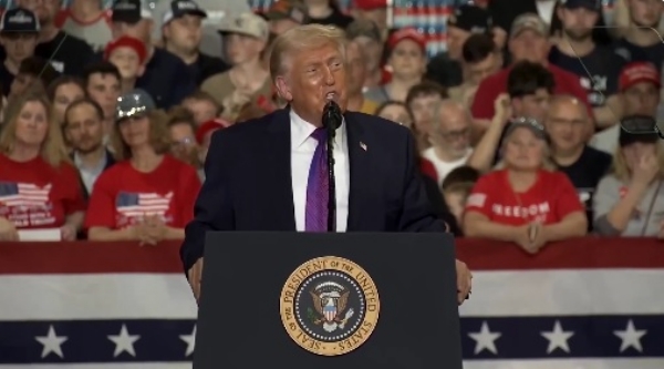 ডোনাল্ড ট্রাম্প