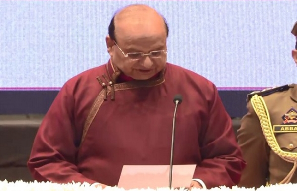 লাদাখের উপ-রাজ্যপাল পদে শপথ নিলেন বিনয় কুমার সাক্সেনা লাদাখের উপ-রাজ্যপাল পদে শপথ নিলেন বিনয় কুমার সাক্সেনা