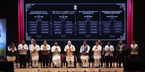 অসমে ৫২৬ কোটি টাকার জলপথ প্রকল্প এবং পাণ্ডুপোর্ট এলিভেটেড করিডোরের উদ্বোধন প্রধানমন্ত্রীর