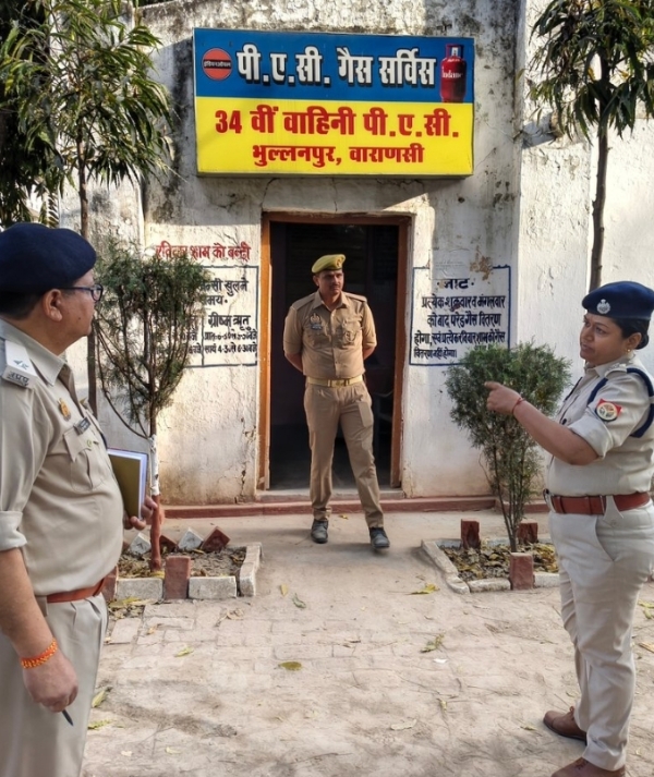 বারাণসীতে পিএসি গ্যাস এজেন্সি পরিদর্শন সেনানায়কের