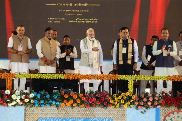 উন্নয়নমূলক প্রকল্পের শিলান্যাসের দৃশ্য