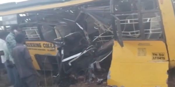 কারুরে পণ্যবাহী ট্রেনের ধাক্কায় জখম অন্তত ২০, আহতদের দেখতে হাসপাতালে সাংসদ