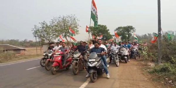 শালবনীতে বিজেপির বিরুদ্ধে তৃণমূলের প্রতিবাদী বাইক মিছিল