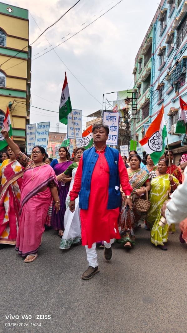 তৃণমূল কংগ্রেসের ডাকে মহামিছিল সিঙ্গুরে তৃণমূল কংগ্রেসের ডাকে মহামিছিল সিঙ্গুরে