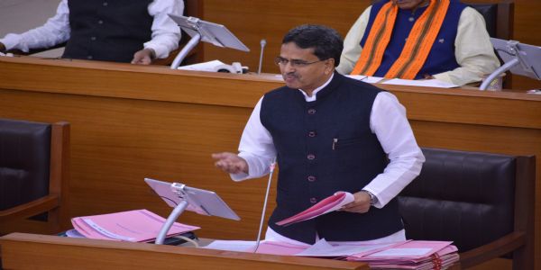 ডিএ ঘোষণা ঘিরে বিধানসভায় তীব্র বাদানুবাদ, কংগ্রেস বিধায়কের অভিযোগ খারিজ মুখ্যমন্ত্রীর