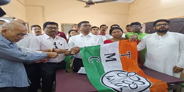 ঝাড়গ্রামে তৃণমূল কংগ্রেসে যোগ দিলেন মঙ্গল সরেন