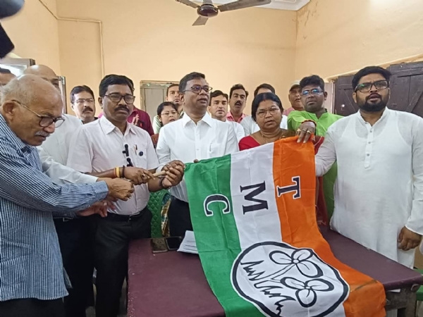 তৃণমূল কংগ্রেসে যোগ দিলেন মঙ্গল সরেন