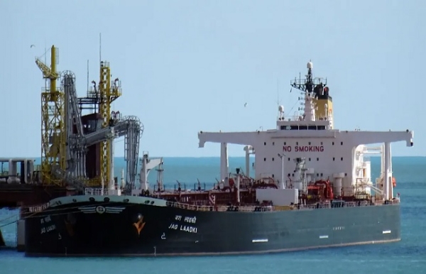 গুজরাটে পৌঁছল তেলবোঝাই ভেসেল ‘জাগ লাড়কি’