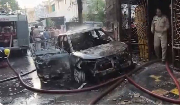 ইন্দোরে বাড়িতে অগ্নিকাণ্ড, জীবন্ত পুড়ে মৃত্যু ৮ জনের