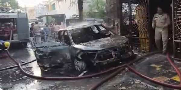 (আপডেট) ইন্দোরে বাড়িতে অগ্নিকাণ্ড, জীবন্ত পুড়ে মৃত্যু ৮ জনের