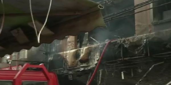 দিল্লির পালামে একটি বহুতলে ভয়াবহ অগ্নিকাণ্ড! প্রাণ হারালেন ৬ জন