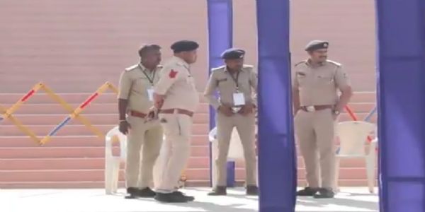 গুজরাট বিধানসভায় বোমার হুমকি, চলল জোরদার তল্লাশি