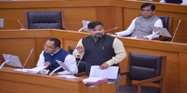 গ্যাসের মজুত পর্যাপ্ত, কালোবাজারির অভিযোগ নেই—বিধানসভায় জানালেন খাদ্যমন্ত্রী