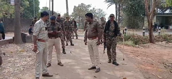 স্পর্শকাতর এলাকায় বাহিনী স্পর্শকাতর এলাকায় বাহিনী