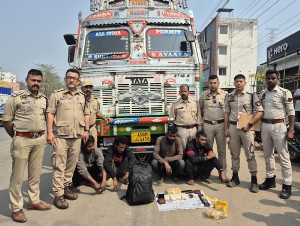 ছয় কোটি টাকার ড্রাগস পাচারে জড়িত অভিযোগে গ্রেফতার চাল