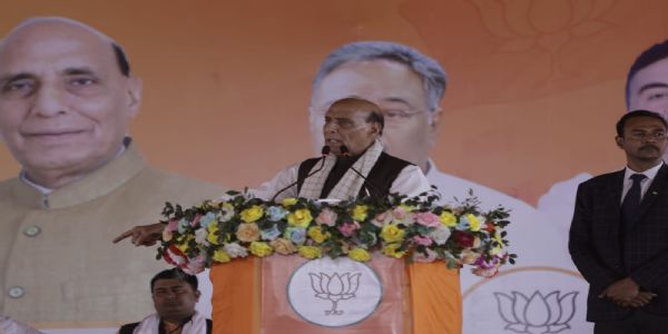 ভয়মুক্তভাবে শান্তিতে বসবাসের উপযোগী রাজ্য গড়ার ডাক রাজনাথের