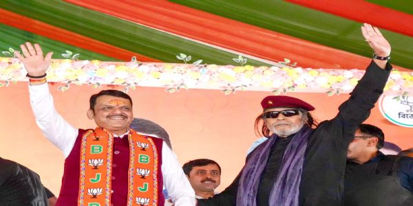 সাধারণ মানুষ সহজলভ্য স্বাস্থ্যসেবার সুবিধা পাচ্ছেন না, অভিযোগ ফড়নবিসের