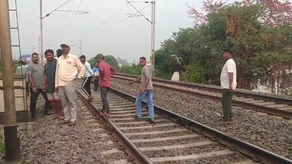 ডেড বডি গরিফা রেল লাইনে