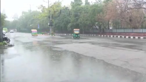 দিল্লিতে বৃষ্টি দিল্লিতে বৃষ্টি