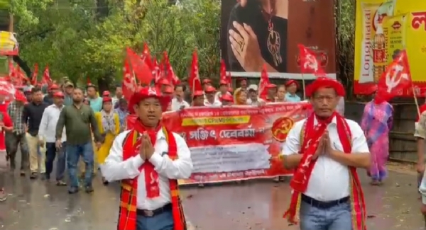 সিপিআইএম প্রার্থীদের মনোনয়ন দাখিল