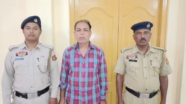 বাংলাদেশি নাগরিক আটক