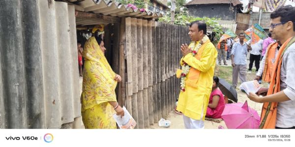 গোঘাটে প্রচারে বিজেপি প্রার্থী প্রশান্ত দিগার, আলুর দাম ইস্যুতে সরব