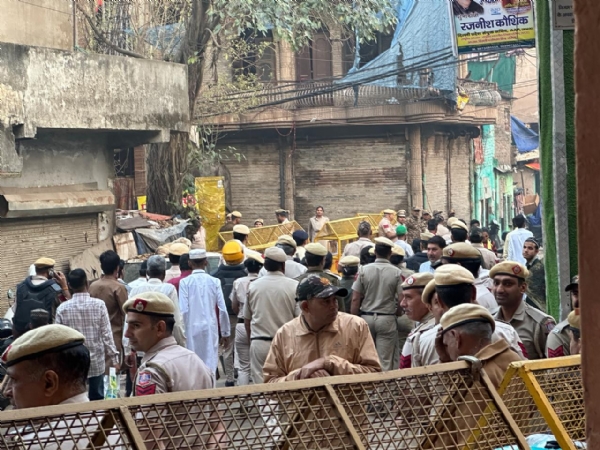 শান্তিপূর্ণ ঈদের মধ্যেই উত্তম নগরে থানা ঘিরে বিক্ষোভ, ৪০ জন আটক