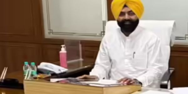 ঘরে-বাইরে প্রবল চাপ, অবশেষে পদত্যাগ পঞ্জাবের পরিবহণমন্ত্রীর