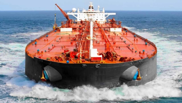 আরও তেল এল দেশে, জাহাজ গন্তব্য বদলে পৌঁছল মেঙ্গালুরুতে