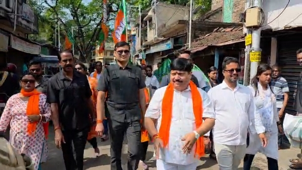 নির্বাচনী প্রচারে