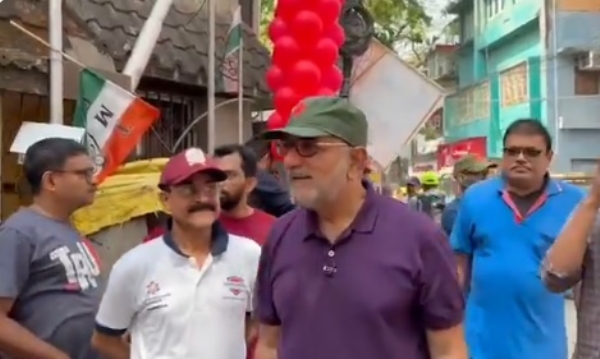 ভোটের প্রচারে নামে গেলেন বিকাশ রঞ্জন ভট্টাচার্য