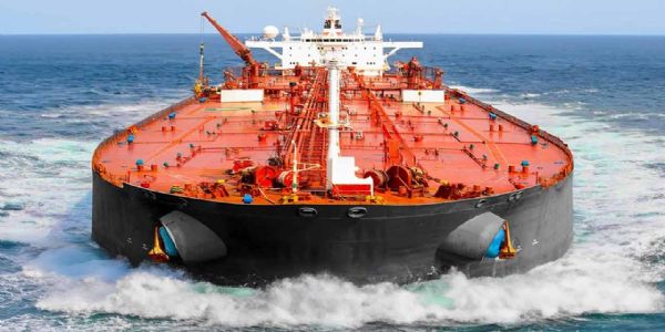 আরও তেল এল দেশে, জাহাজ গন্তব্য বদলে পৌঁছল মেঙ্গালুরুতে