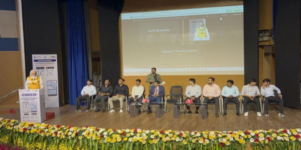 স্বদেশি এআই অ্যাপ ‘হাইপড সংলাপিনী’ ও ‘জেনজেড কি-বোর্ড’ উদ্বোধন, ডেটা সুরক্ষায় জোর