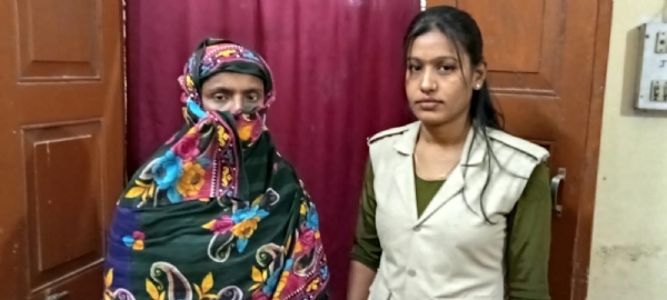 গাঁজা সহ মহিলা আটক