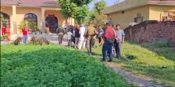 সাম্বায় গভীর রাতে বিস্ফোরণ, ভাঙলো একাধিক বাড়ির দরজা-জানলা