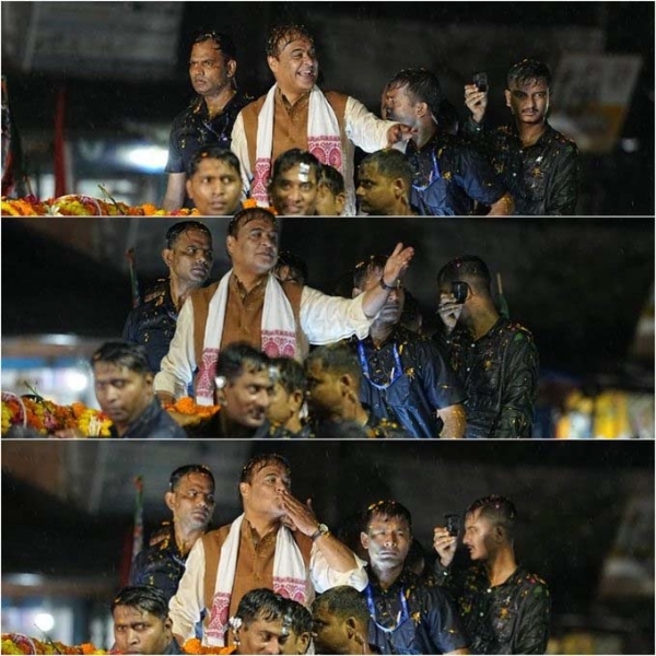 প্রবল বৃষ্টির মধ্যে জালুকবাড়িতে ‘জন আশীর্বাদ যাত্রা’ হিমন্তবিশ্বের