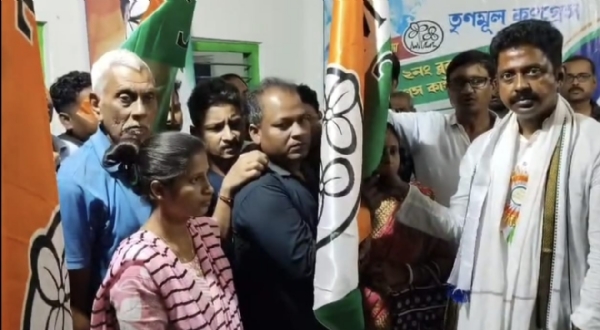 আরামবাগের খানাকুলে বিজেপি থেকে তৃণমূলে যোগদান