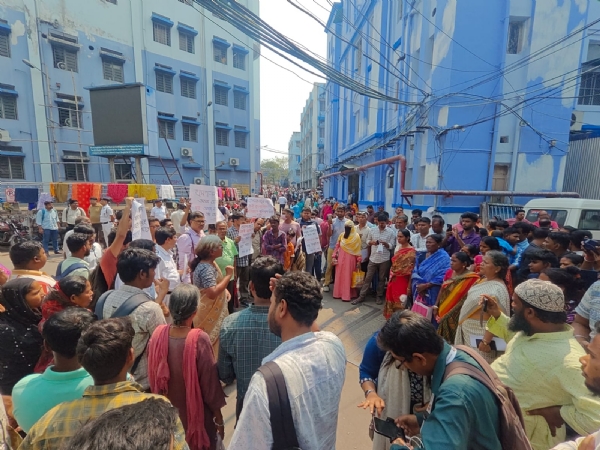 আরজিকর মেডিক্যাল কলেজ হাসপাতালে বিক্ষোভ