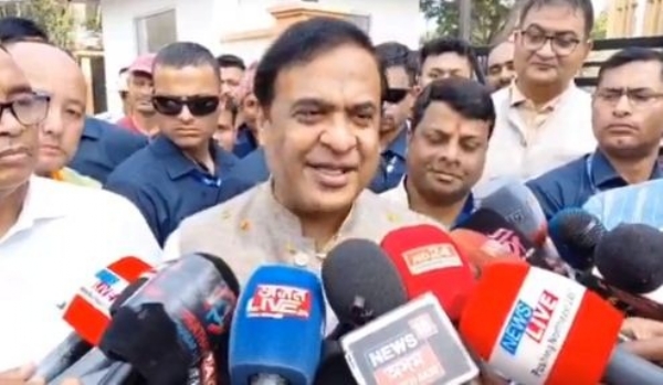 মিডিয়া বাইট দিচ্ছেন মুখ্যমন্ত্রী হিমন্তবিশ্ব শর্মা