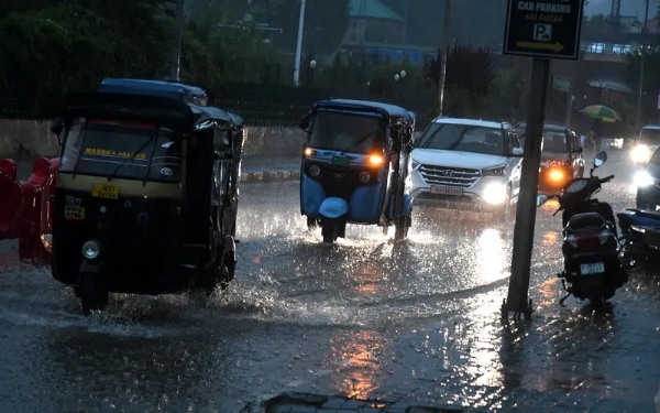 ২৮ মার্চ থেকে বৃষ্টি ও তুষারপাতের পূর্বাভাস কাশ্মীরে, কৃষকদের জন্য সতর্কতা জারি