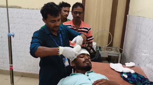 আক্রান্ত কর্মী হাসপাতালে