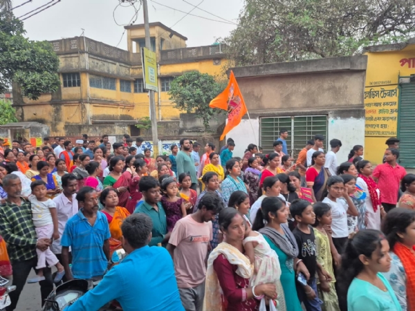 পানাগড় বাজারে রামনবমীর শোভাযাত্রায় উপচে পড়া ভিড়, ভক্তদের ঢল