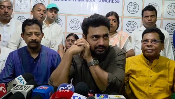 ঘুড়ে দেখলেন দেব