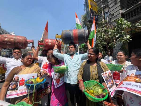 প্রতিবাদ গ্যাস সিলিন্ডার