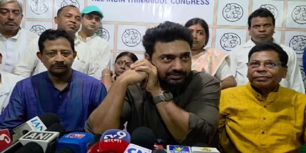 ঘাটালে তৃণমূল প্রার্থীর সমর্থনে প্রচারে দেব, রাম মন্দিরে পুজো দিয়ে ঘাটাল মাস্টার প্ল্যান ঘুরে দেখলেন