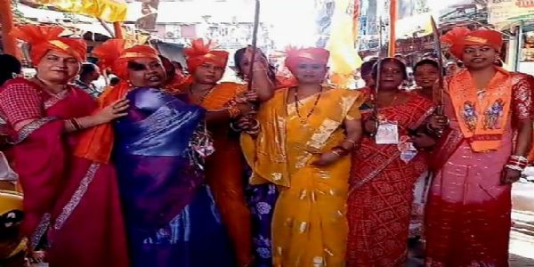 হাওড়ায় রামনবমীর শোভাযাত্রায় সম্প্রীতির অনন্য ছবি, মুসলিম সম্প্রদায়ের পক্ষ থেকেও জানানো হলো স্বাগত