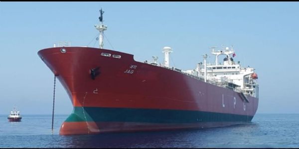 গুজরাটের কান্দলা বন্দরে পৌঁছল এলপিজি বোঝাই ‘জগ বসন্ত’ জাহাজ, জ্বালানি সরবরাহে বড় স্বস্তি