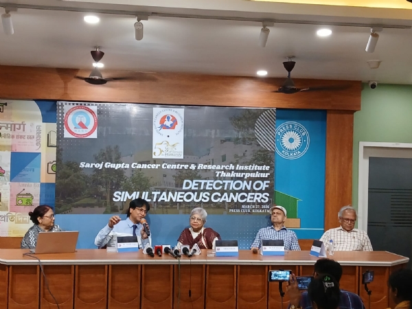 প্রেস ক্লাব, কলকাতায় এক সাংবাদিক সম্মেলনে